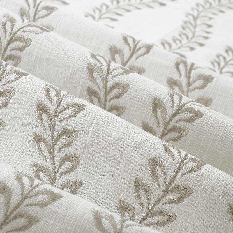 Fabric by the yard - Blossom & Lace 91877 Dusty Miller