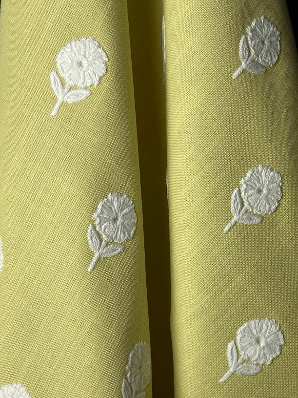 Fabric by the yard - Blossom & Lace 91947 Daisy