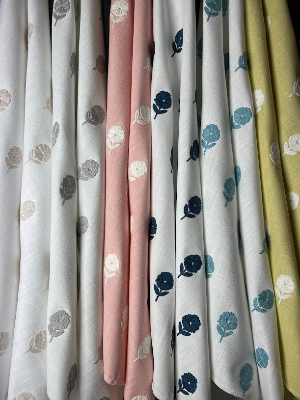 Fabric by the yard - Blossom & Lace 91947 Lily