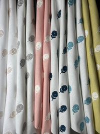 Fabric by the yard - Blossom & Lace 91947 Daisy