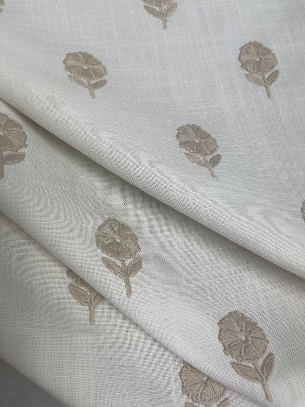 Fabric by the yard - Blossom & Lace 91947 Lily