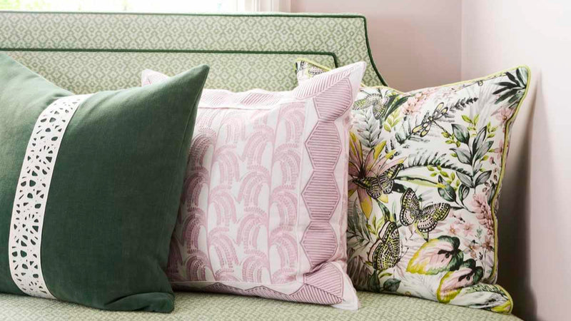 Fabric by the yard - Wonderland 15630 Lilac
