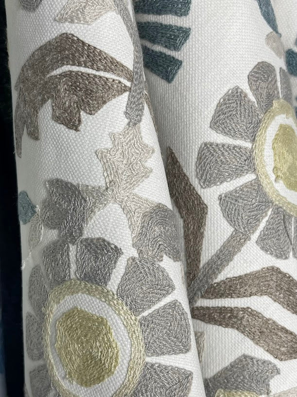 Fabric by the yard - Blossom & Lace 92246 Dusty Miller